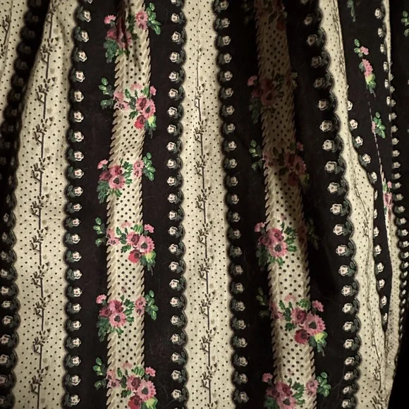 Floral Sundress with Ruffle Detail - Picture 5 of 7